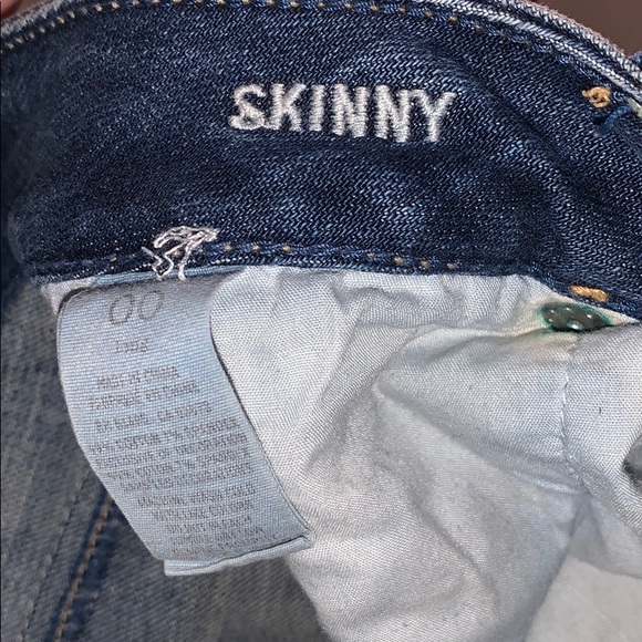 American Eagle Mid-Wash Skinny Stretch Denim - Picture 4 of 6